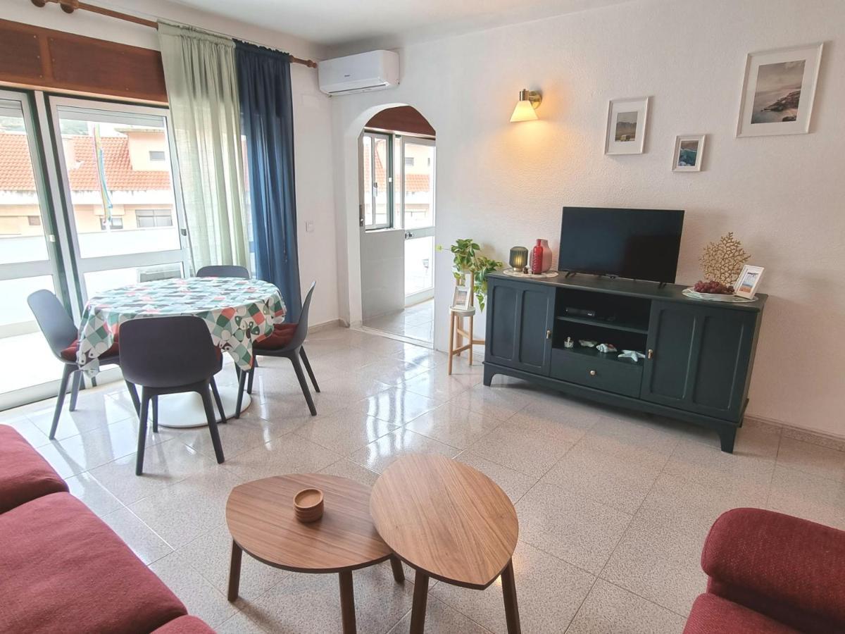 Casa Mar E Sol, New Apartment Near The Beach With Balcony Sesimbra Bagian luar foto