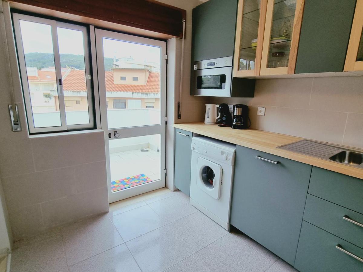 Casa Mar E Sol, New Apartment Near The Beach With Balcony Sesimbra Bagian luar foto
